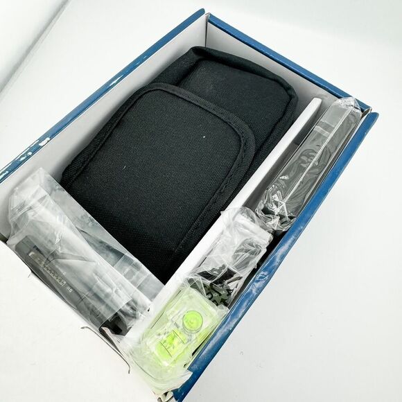 Insignia Advanced Camera Accessory Cleaning Kit for Variety of Brands NS-DCKIT10 - Picture 4 of 10